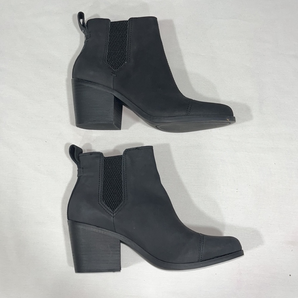 NWOT TOMS Everly Chelsea Boot, Black, 7.5 US